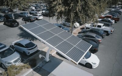 Borne de recharge et ombrière photovoltaïque : un combo gagnant 